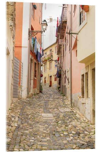 Acrylglasbild Enge Gassen in der Altstadt von Lissabon