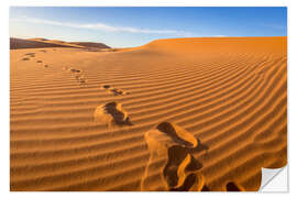 Selvklebende plakat Footprints on the sand dunes of the Sahara, Morocco