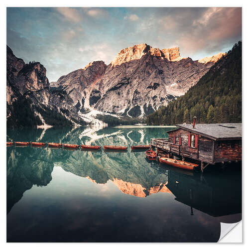 Selvklebende plakat Sunrise on Lake Braies