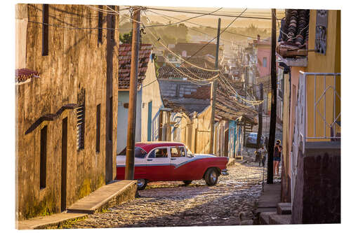 Acrylglas print Classic car in Trinidad, Cuba at sunset