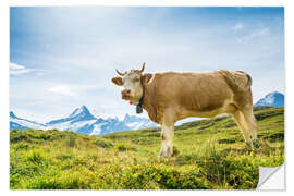 Sticker mural Vache suisse avec Schreckhorn dans les Alpes bernoises