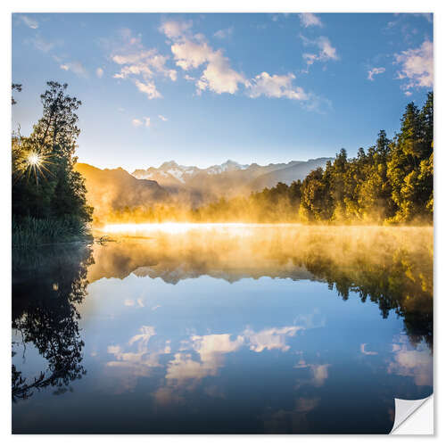 Sisustustarra Sunrise on Lake Matheson, New Zealand