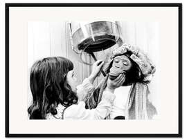 Gerahmter Kunstdruck Schimpanse mit Lockenwicklern beim Friseur