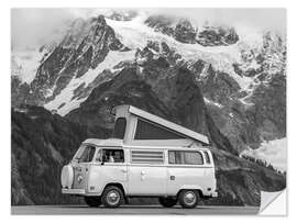 Selvklæbende plakat Camping bus in front of a mountain landscape