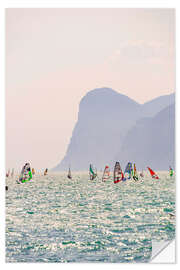 Wandsticker Windsurfer mit bunten Segeln, Gardasee