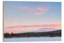 Hout print Frozen lake, forest and mountains at sunset