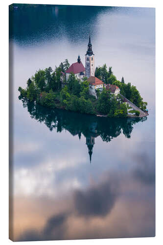 Leinwandbild Kirche Mariä Himmelfahrt am Bleder See in Slowenien