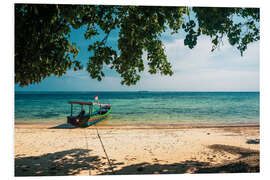 Print på skumplade Traditional Boat on a Tropical Sandy Beach