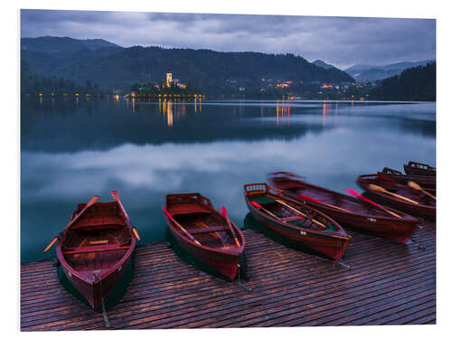 PVC-tavla Lake Bled Island and Church with Traditional Rowing Boats in Slovenia