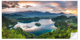 Selvklebende plakat Lake Bled Landscape at Sunset in Slovenia