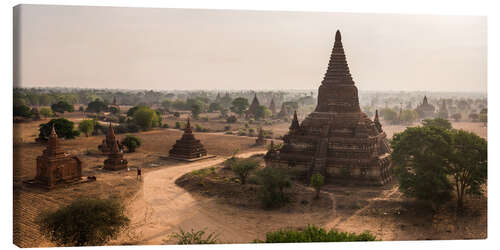 Obraz na płótnie Temples of Bagan at sunrise in Myanmar (Burma)