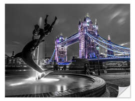 Selvklebende plakat Tower Bridge, illuminated in blue