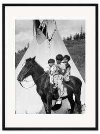 Gerahmter Kunstdruck Drei Kinder der Sioux auf einem Pferd