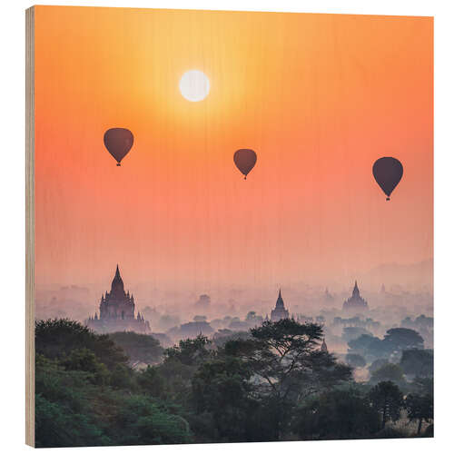 Puutaulu Hot air balloons over the temples of Bagan