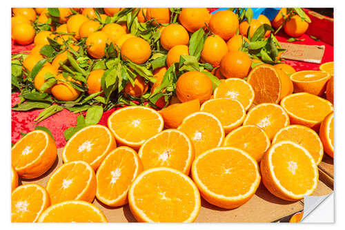 Sisustustarra Oranges in a market