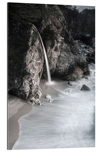 Galleriataulu McWay Waterfall in California