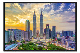 Gerahmter Kunstdruck Kuala Lumpur mit den Petronas Türmen im Sonnenuntergang