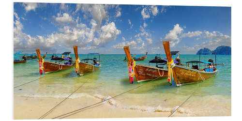 PVC-taulu Longtail boats on the long sandy sandy beach of Ko Phi Phi