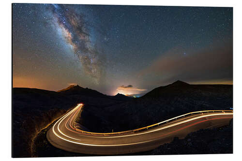 Stampa su alluminio Car trails lights under Milky Way, Fuerteventura