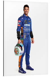 Print på aluminium Daniel Ricciardo on the side with helmet II, McLaren Team 2021