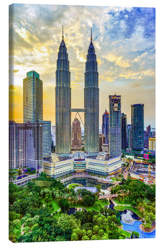 Canvas print Kuala Lumpur skyline with Petronas Twin Towers in sunset