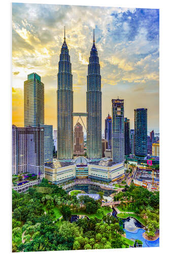 Bilde på skumplate Kuala Lumpur skyline with Petronas Twin Towers in sunset