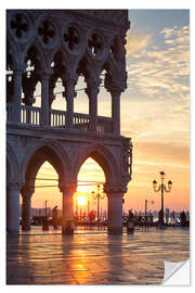 Selvklebende plakat First light in Venice