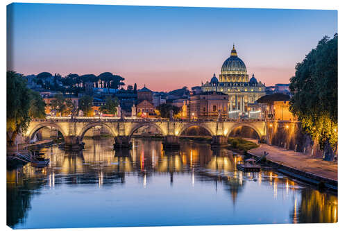 Stampa su tela Skyline di Roma di sera con vista sulla Basilica di San Pietro