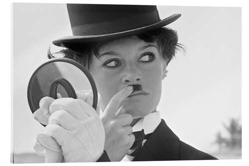 Tableau en verre acrylique Brigitte Bardot as Charlie Chaplin, 1965