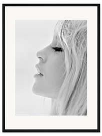 Gerahmter Kunstdruck Brigitte Bardot am Strand 1965, schwarzweiß