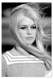 Naklejka na ścianę Brigitte Bardot - Windy Day