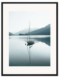 Gerahmter Kunstdruck Segelboot auf Schweizer Bergsee