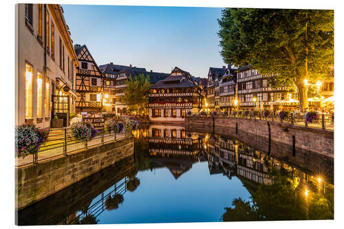 Akryylilasitaulu La Petit France in Strasbourg in the evening