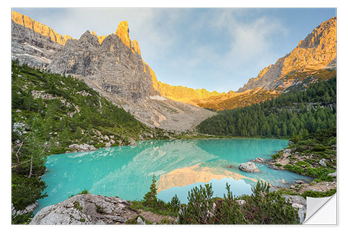 Selvklebende plakat In the morning at the Lago di Sorapis in the Dolomites