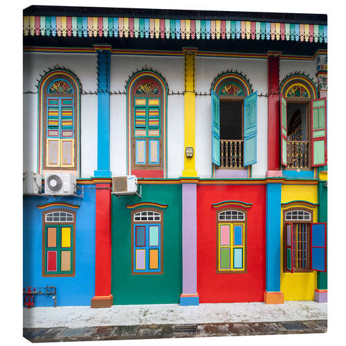 Canvas print Colorful house facades in the Little India district in Singapore