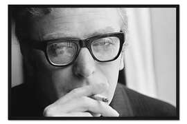 Gerahmter Kunstdruck Michael Caine smoking, 1965