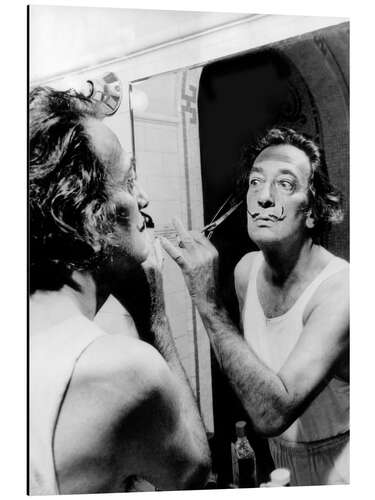 Print på aluminium Salvador Dali, Cutting his Mustache, 1964