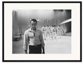 Gerahmter Kunstdruck Harry Belafonte on set of TV special, 1959
