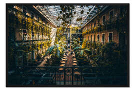 Gerahmter Kunstdruck Cafe im Hinterhof von Budapest