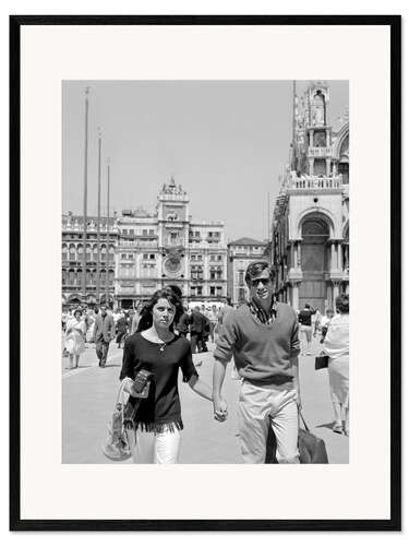 Ingelijste kunstdruk Jean-Paul Belmondo with his wife Elodie in Venice, 1960