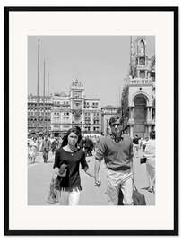 Impresión de arte enmarcada Jean-Paul Belmondo with his wife Elodie in Venice, 1960