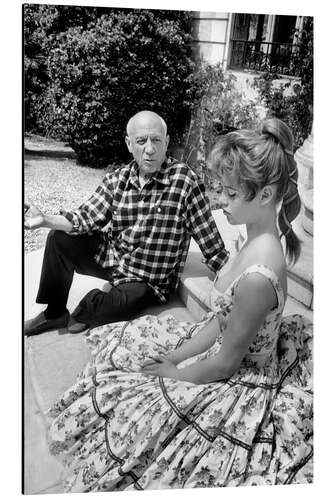 Alumiinitaulu Brigitte Bardot and Pablo Picasso, 1956