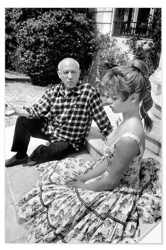 Självhäftande poster Brigitte Bardot and Pablo Picasso, 1956