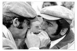 Selvklebende plakat Jean-Paul Belmondo and Julien Guiomar on the set of &#039;Borsalino&#039;, 1969