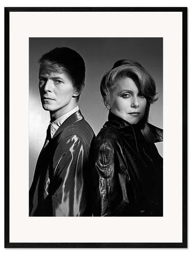 Kehystetty taidepainatus David Bowie and Catherine Deneuve in 'The Hunger', 1983