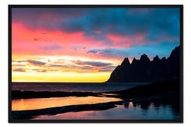 Gerahmter Kunstdruck Berggipfel und Mitternachtssonne, Tungeneset, Insel Senja