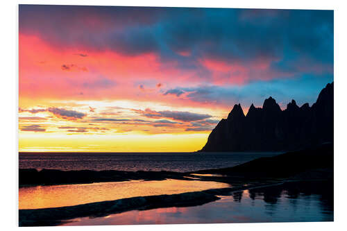 Hartschaumbild Berggipfel und Mitternachtssonne, Tungeneset, Insel Senja