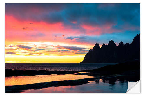 Naklejka na ścianę Mountain peaks and midnight sun, Tungeneset, Senja island