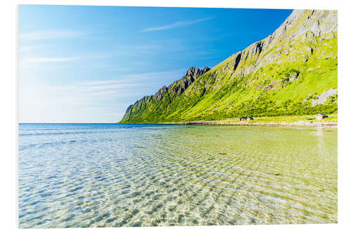 Hartschaumbild Rorbu zu Füßen der Berge von Ersfjord