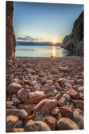 Aluminium print Sunrise on the stone beach